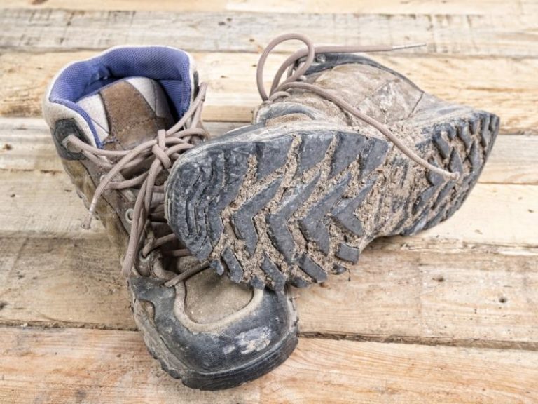 5 étapes pour enlever la mauvaise odeur de vos chaussures
